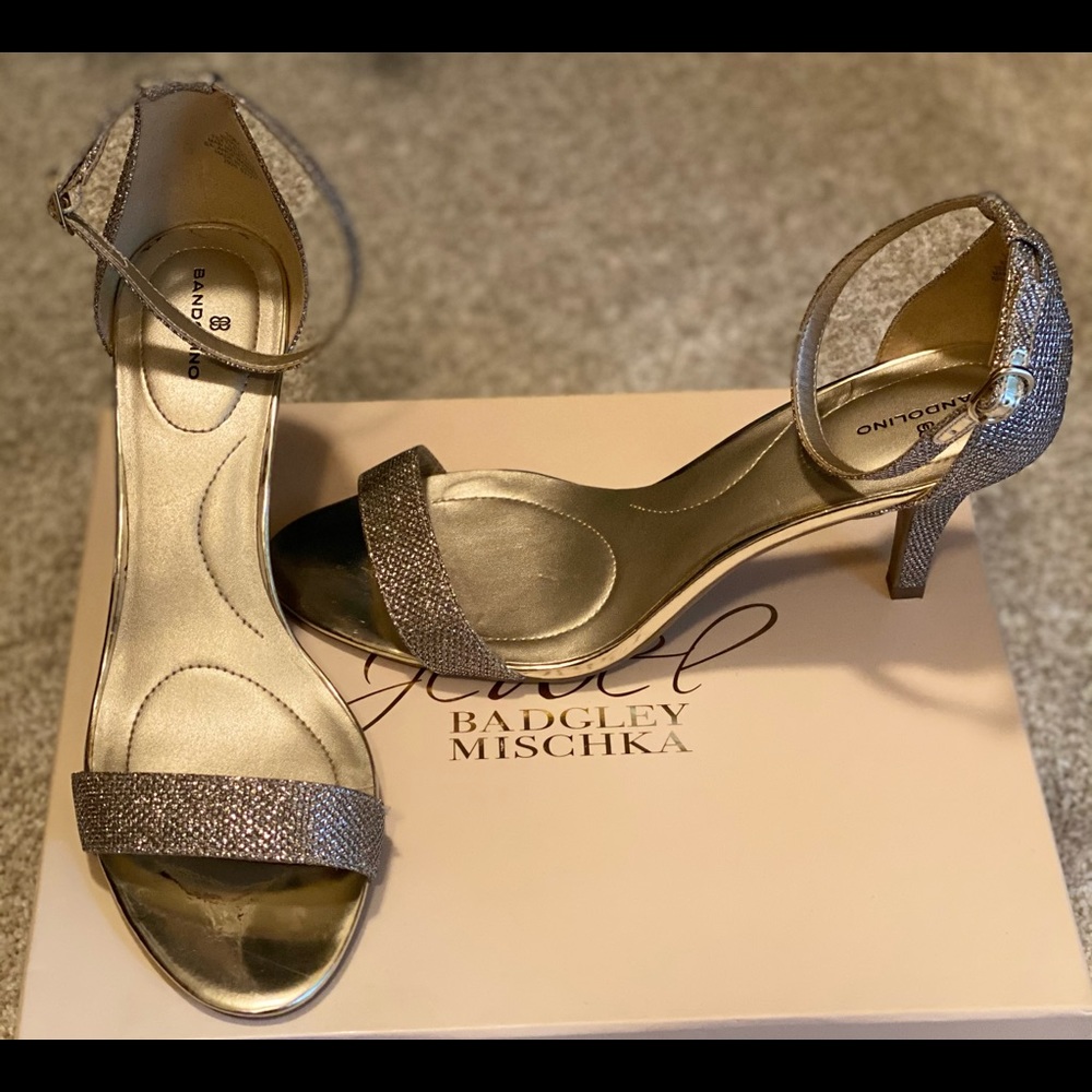 Silver glittery 2-piece Bandolino dress sandals